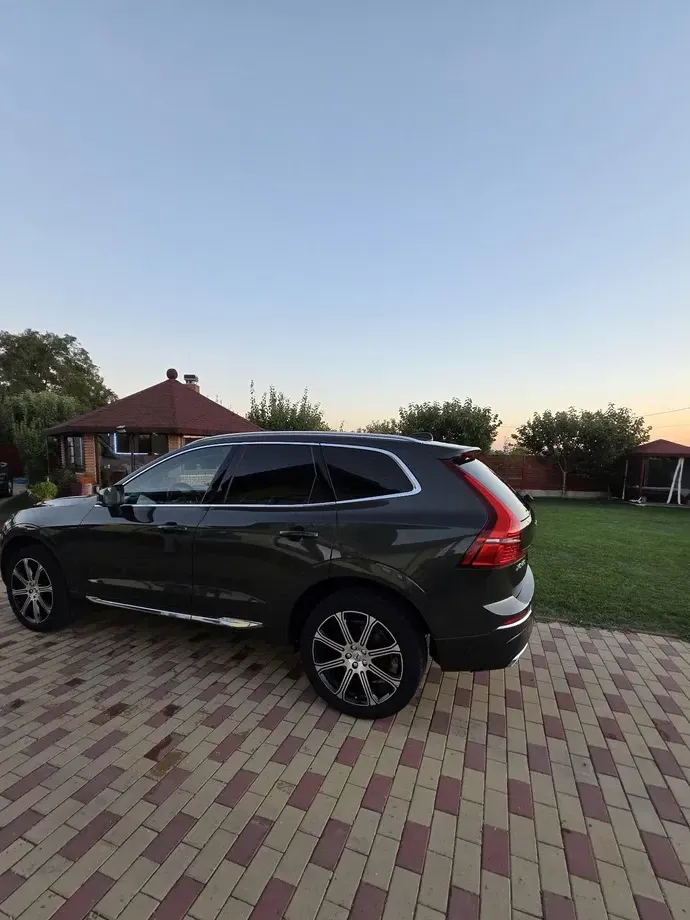 Volvo XC 60 II D5 AWD Geartronic Inscription — imagine 4