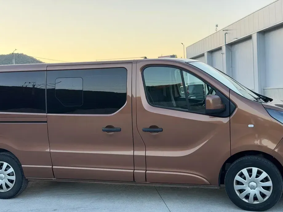 Opel Vivaro — imagine 9