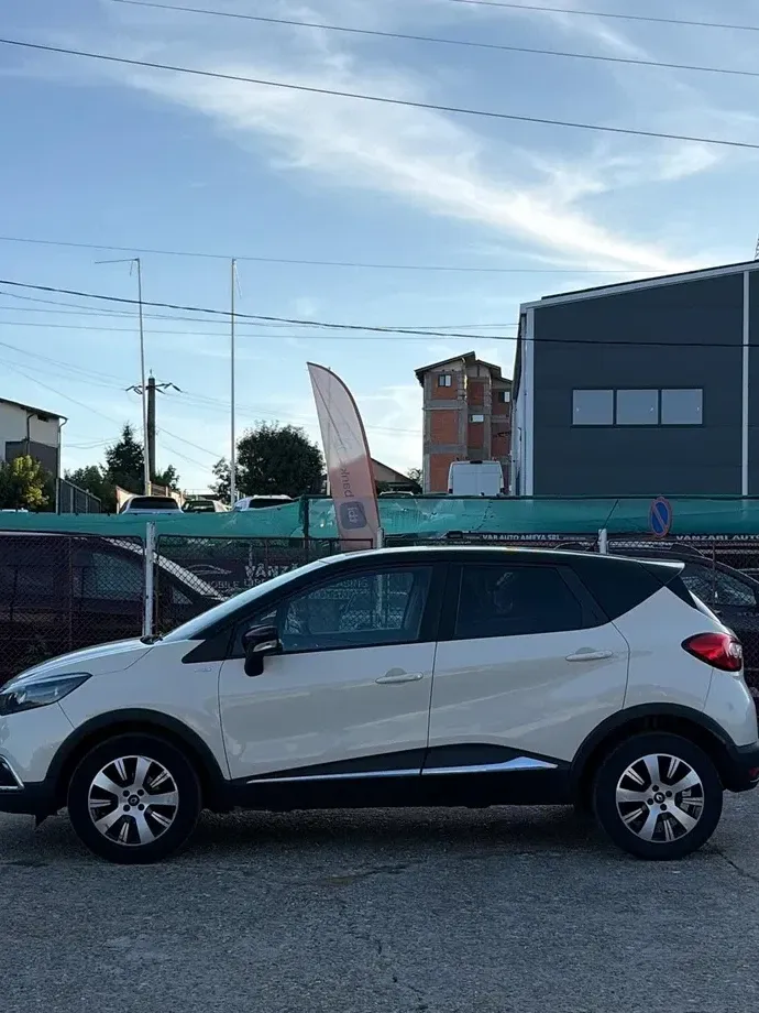 Renault Captur I TCe 90 LIMITED — imagine 8