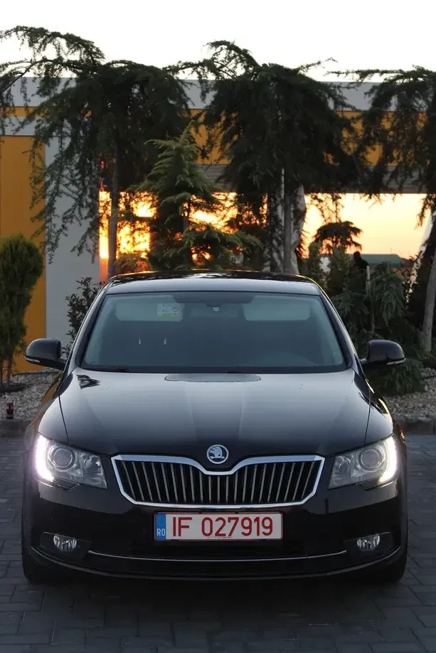 Škoda Superb II 2.0 TDI Elegance DSG — imagine 3