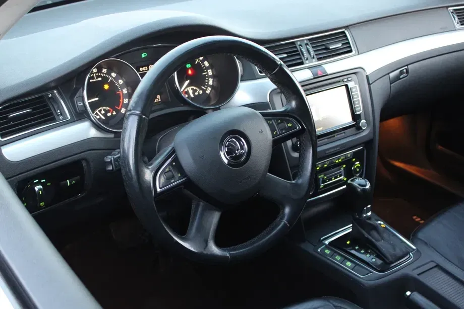 Škoda Superb II 2.0 TDI Elegance DSG — imagine 10