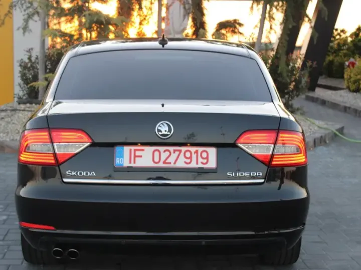 Škoda Superb II 2.0 TDI Elegance DSG