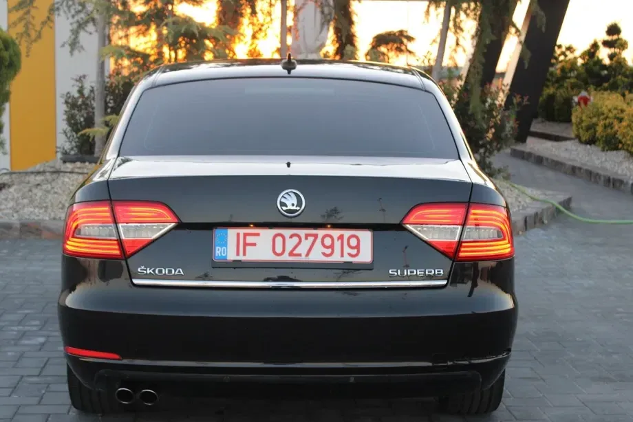 Škoda Superb II 2.0 TDI Elegance DSG — imagine 6