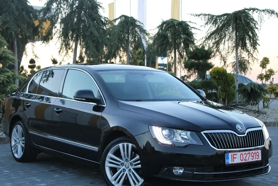 Škoda Superb II 2.0 TDI Elegance DSG — imagine 2