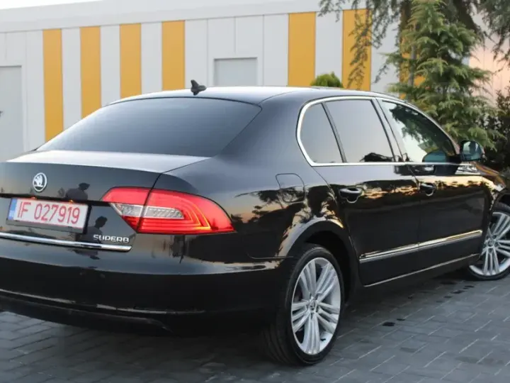 Škoda Superb II 2.0 TDI Elegance DSG