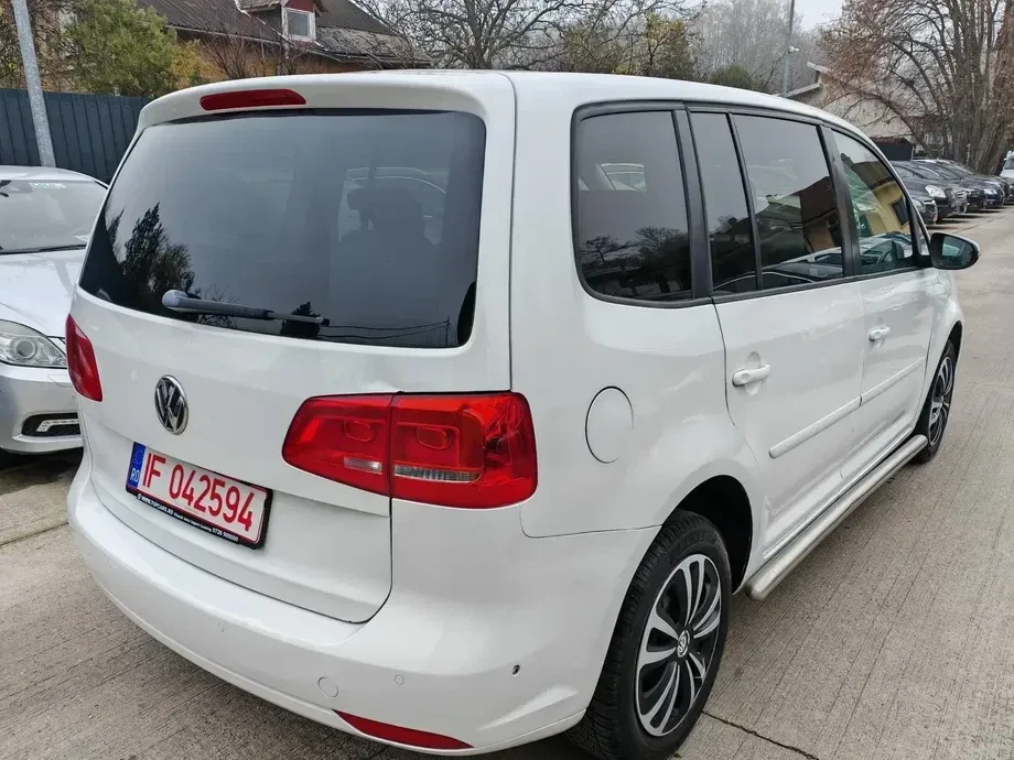 Volkswagen Touran 2.0 TDI DPF DSG Comfortline — imagine 3