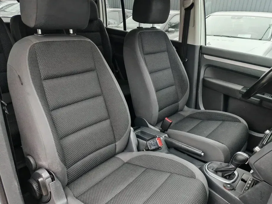 Volkswagen Touran 2.0 TDI DPF DSG Comfortline — imagine 6