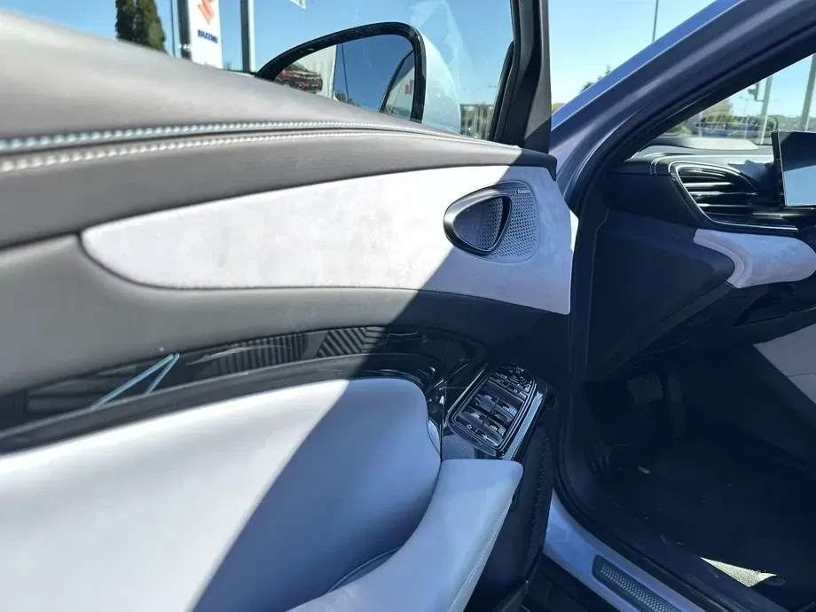 BYD Seal Excellence — imagine 10