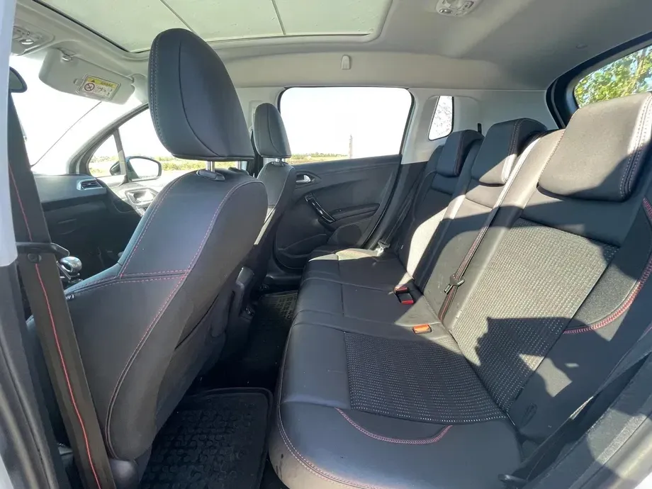 Peugeot 2008 I — imagine 8