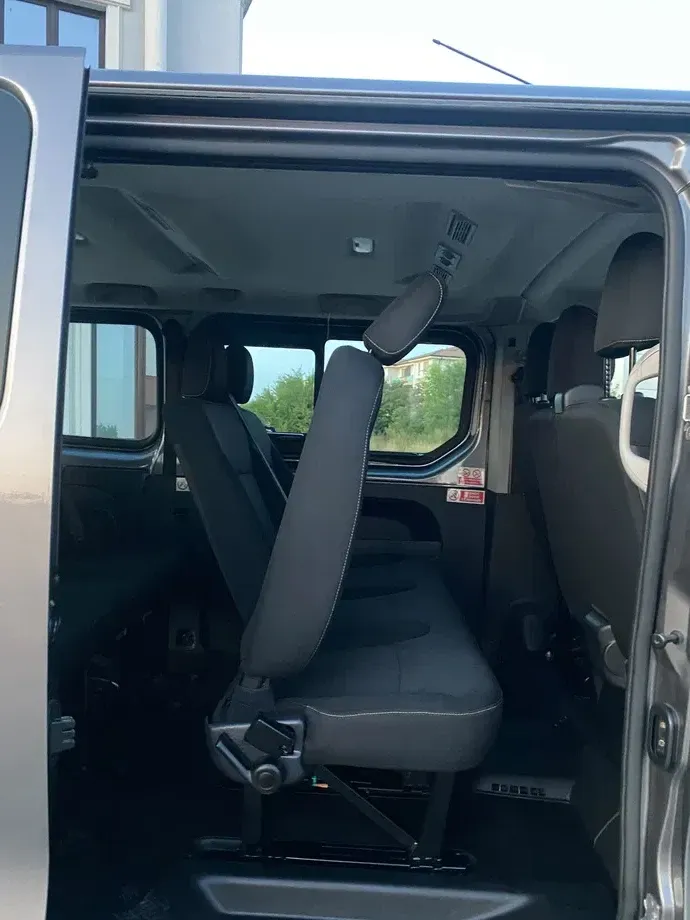 Renault Trafic — imagine 10