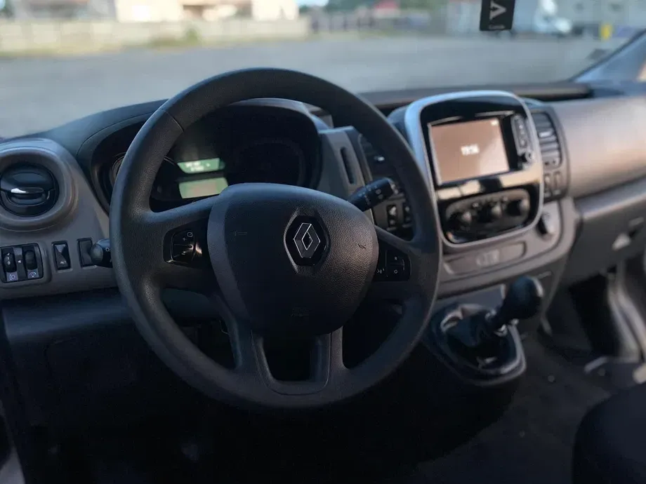 Renault Trafic — imagine 9