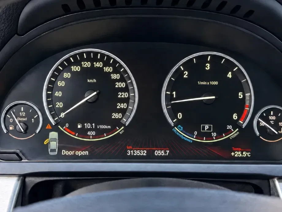 BMW Seria 7 F01/F02 — imagine 10