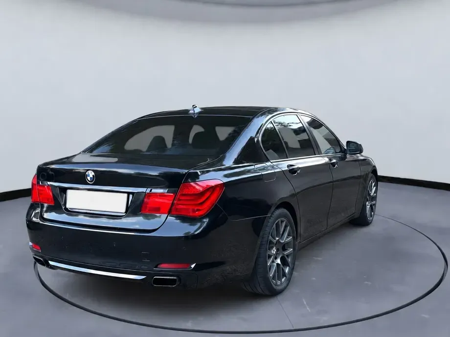 BMW Seria 7 F01/F02 — imagine 6