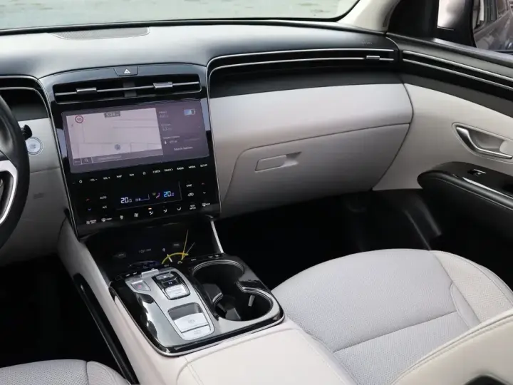 Hyundai Tucson PHEV 1.6 l 265 CP 4WD 6AT Luxury