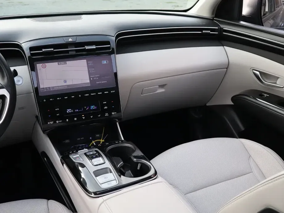Hyundai Tucson PHEV 1.6 l 265 CP 4WD 6AT Luxury — imagine 5