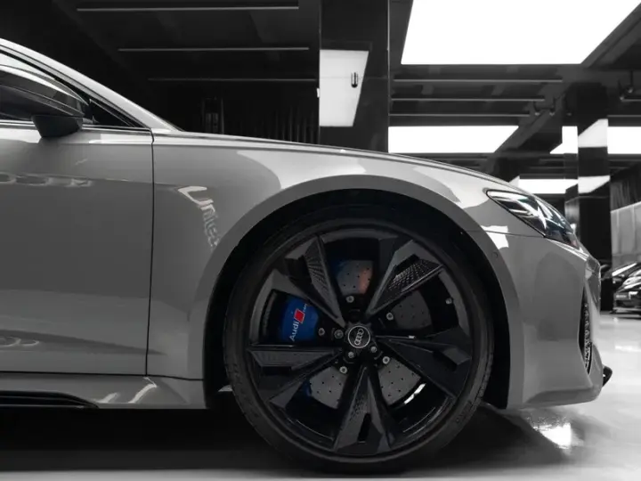 Audi RS 6 C8 4.0 TFSI quattro Tiptronic
