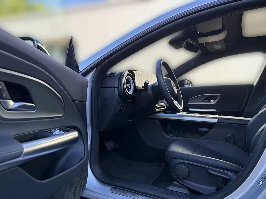Mercedes-Benz CLA 180 C174 MHEV Coupe — imagine 9
