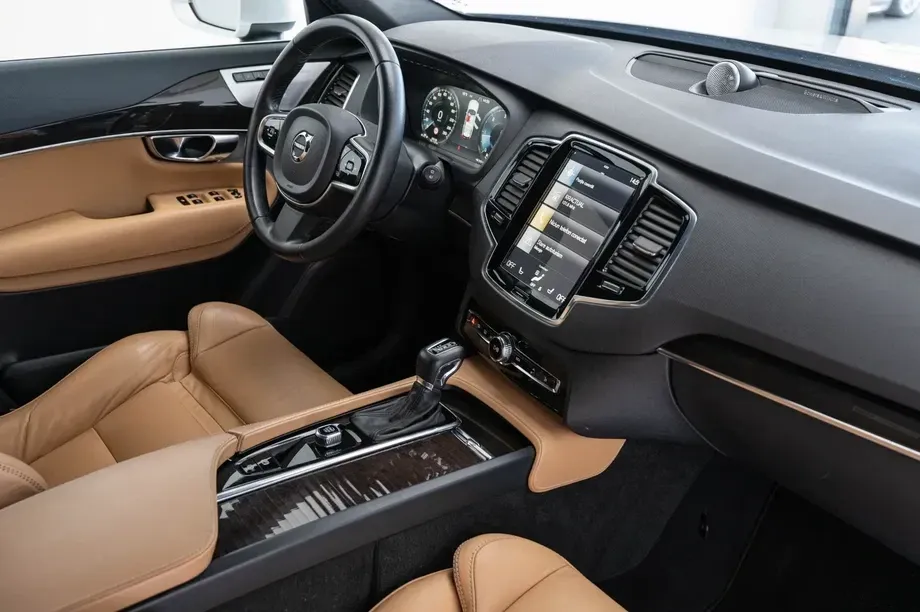 Volvo XC 90 D5 AWD Geartronic Momentum — imagine 9
