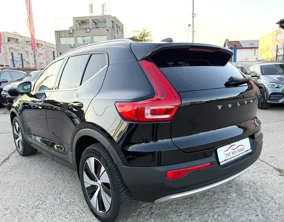 Volvo XC 40 Recharge T4 Twin Engine AT7 Inscription Expression — imagine 7