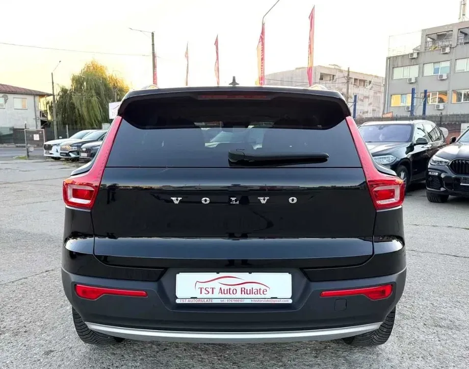Volvo XC 40 Recharge T4 Twin Engine AT7 Inscription Expression — imagine 8