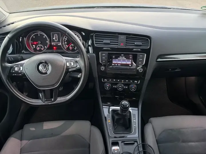 Volkswagen Golf VII