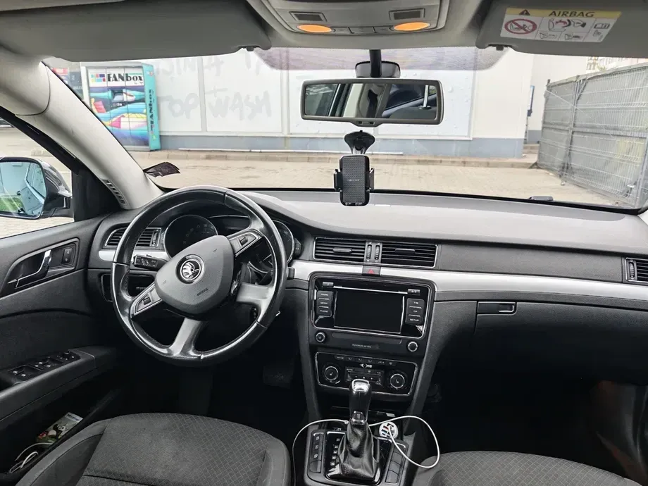 Škoda Superb — imagine 5