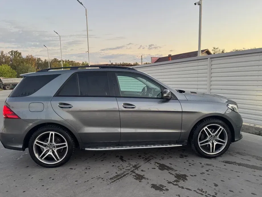 Mercedes-Benz GLE 250 d 4MATIC — imagine 3