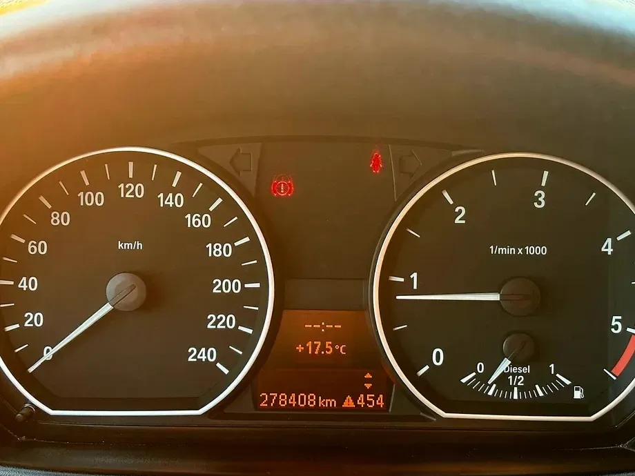 BMW Seria 1 E81/E82/E87/E88 118d — imagine 9