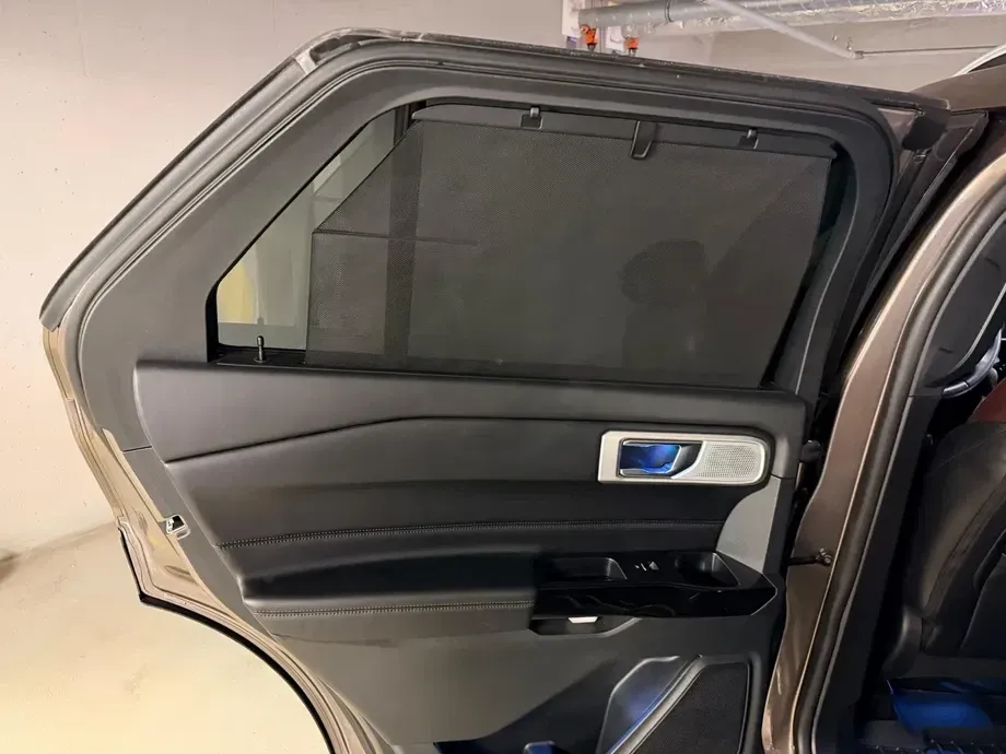 Ford Explorer 3.0 PHEV Platinum — imagine 8