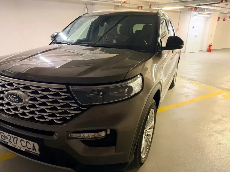Ford Explorer 3.0 PHEV Platinum — imagine 2