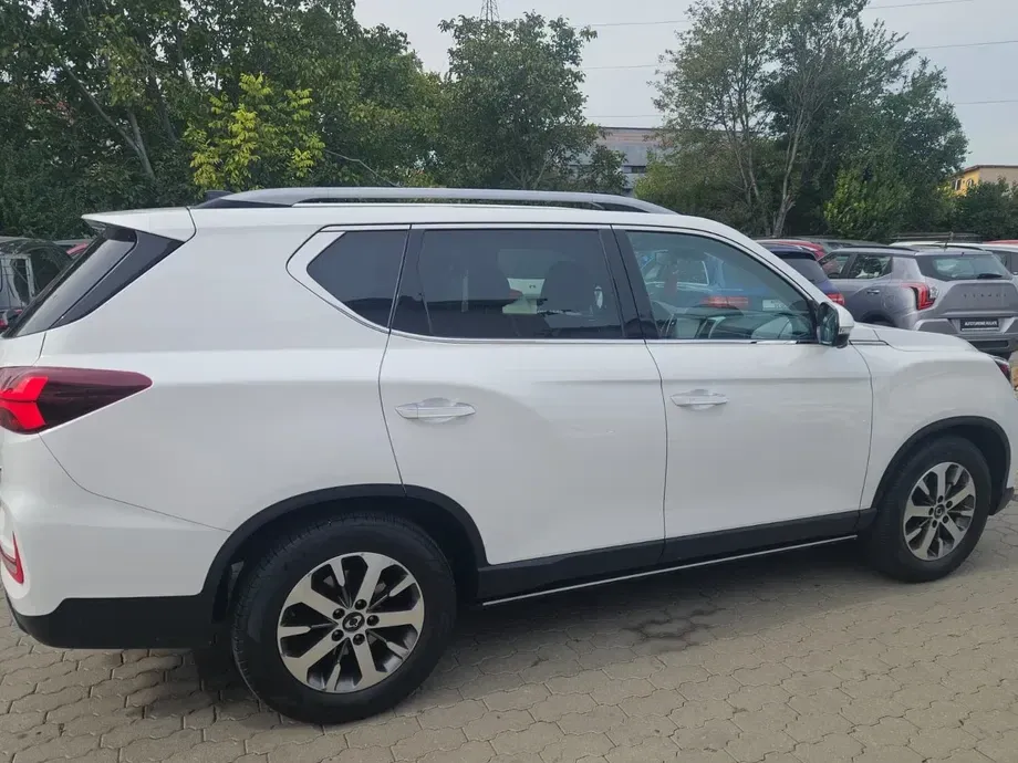 SsangYong REXTON — imagine 3