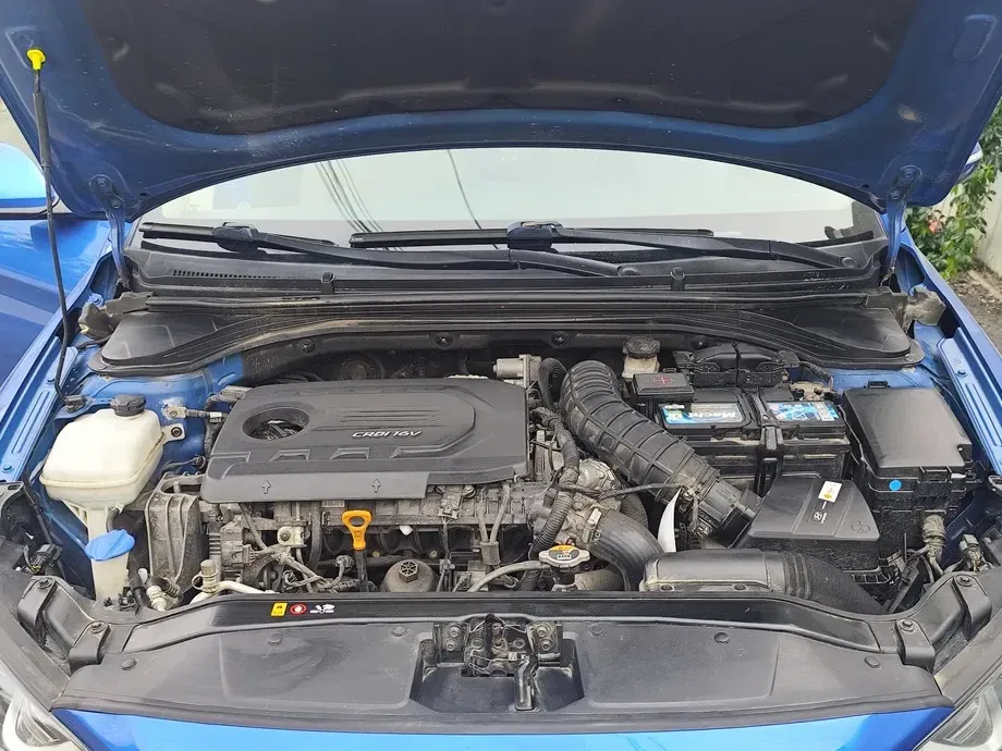 Hyundai Elantra VI — imagine 7