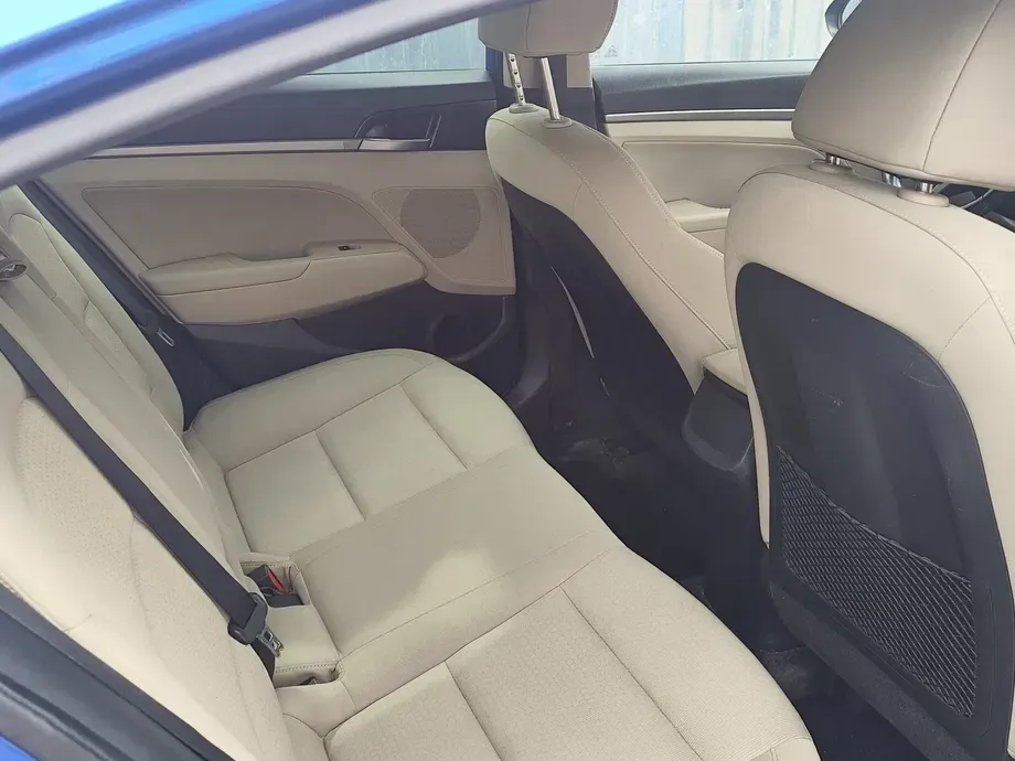 Hyundai Elantra VI — imagine 9