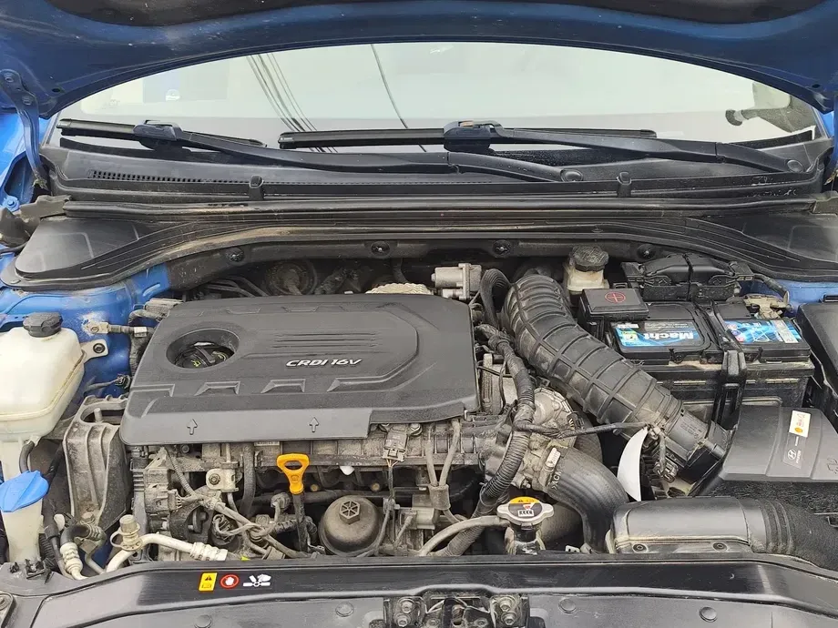 Hyundai Elantra VI — imagine 8
