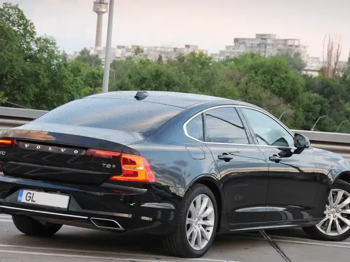 Volvo S90 T8 Twin Engine AWD Geartronic Momentum