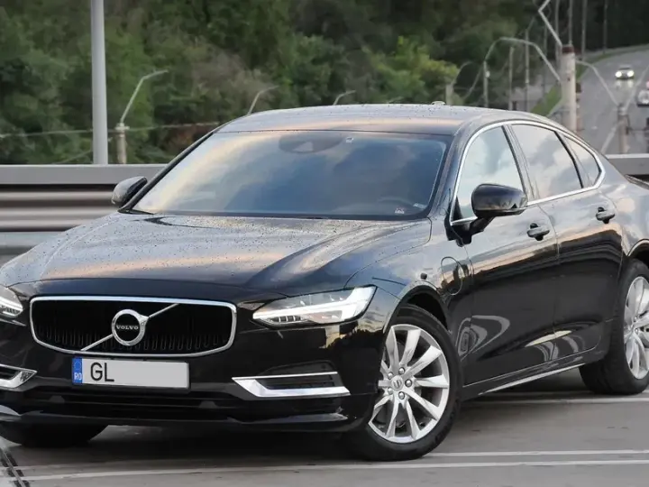 Volvo S90 T8 Twin Engine AWD Geartronic Momentum