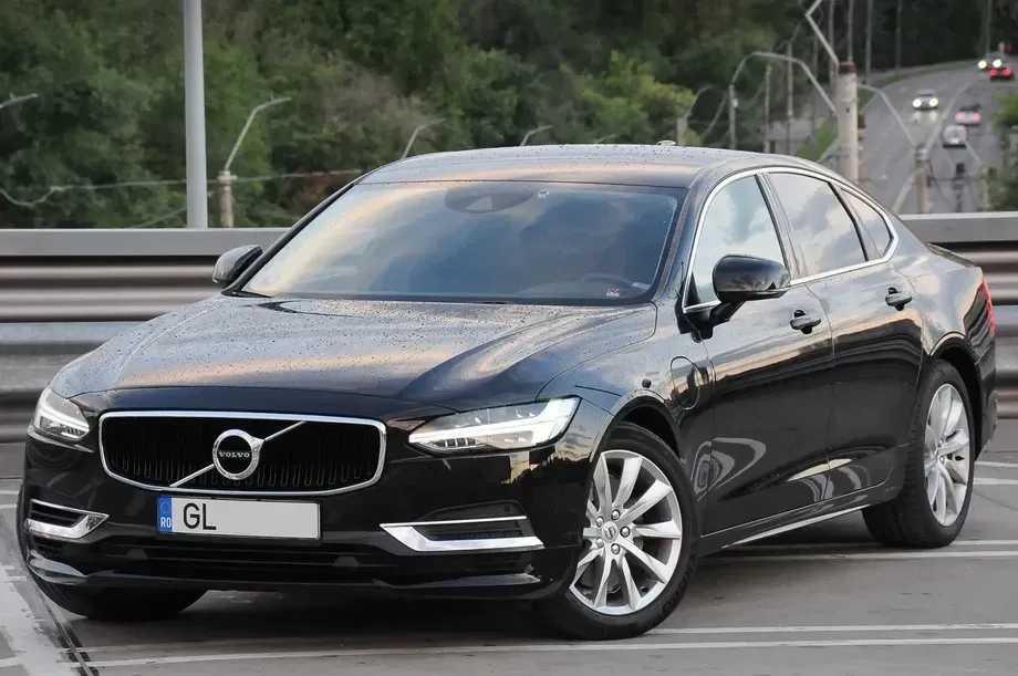 Volvo S90 T8 Twin Engine AWD Geartronic Momentum — imagine 2