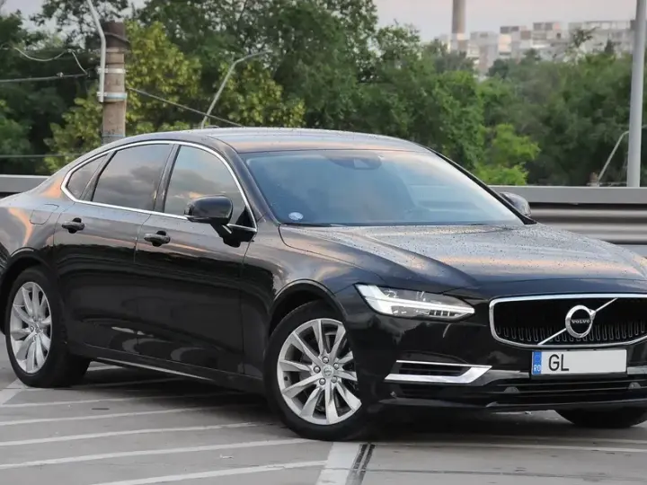 Volvo S90 T8 Twin Engine AWD Geartronic Momentum