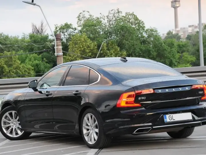 Volvo S90 T8 Twin Engine AWD Geartronic Momentum