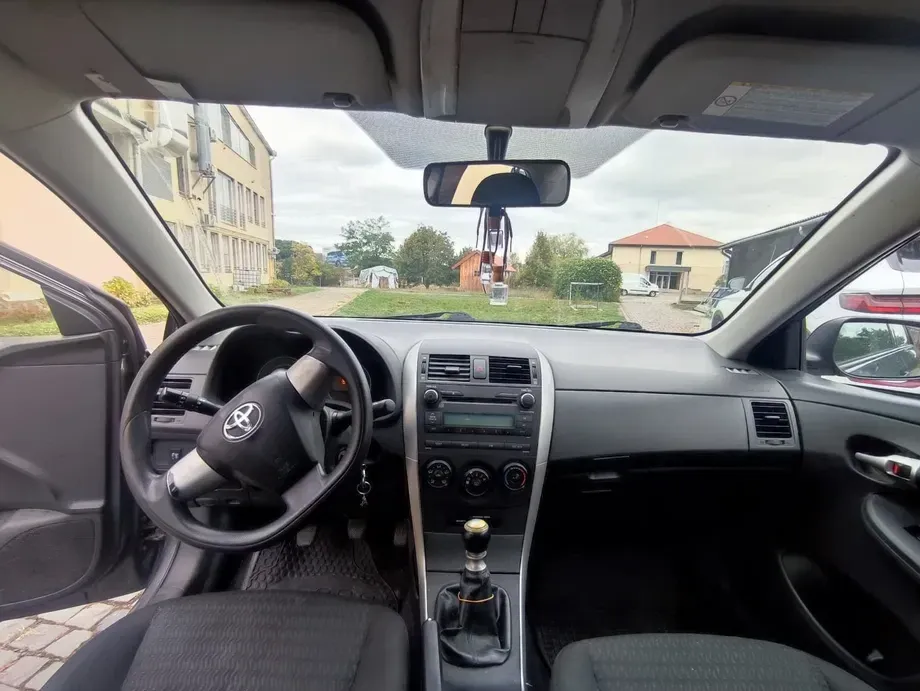 Toyota Corolla — imagine 9
