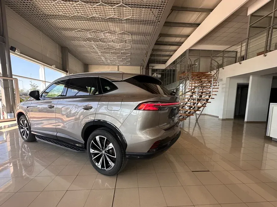 MG EHS 1.5 T-GDi AT PHEV Exclusive — imagine 5