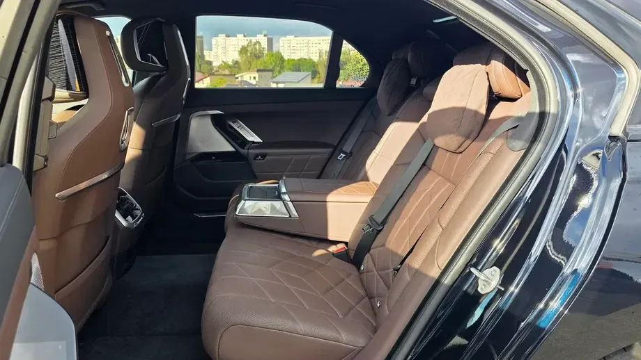 BMW Seria 7 G70 740d xDrive MHEV — imagine 9