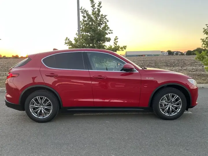 Alfa Romeo Stelvio 2.0 Turbo AWD AT8 Super