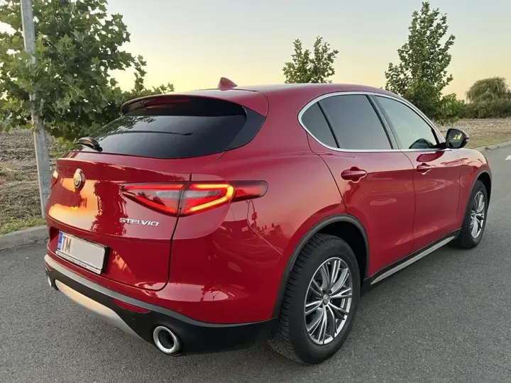 Alfa Romeo Stelvio 2.0 Turbo AWD AT8 Super
