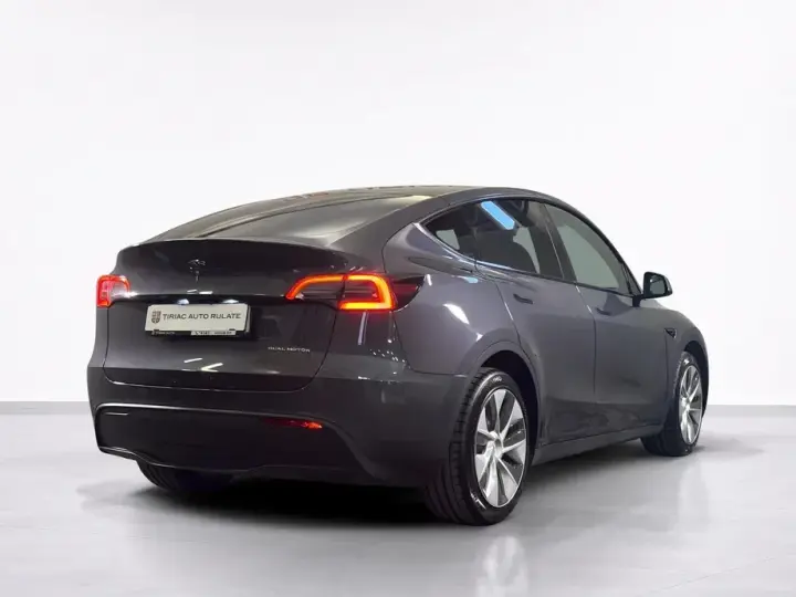 Tesla Model Y Long Range Dual Motor AWD