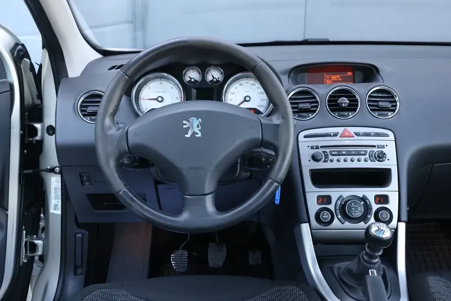 Peugeot 308 — imagine 5