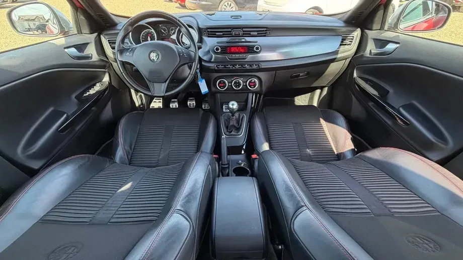 Alfa Romeo Giulietta 2.0 JTDM 16V Veloce — imagine 6