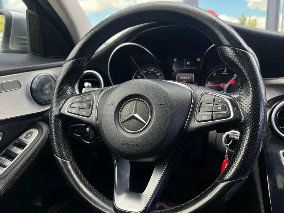 Mercedes-Benz C — imagine 10