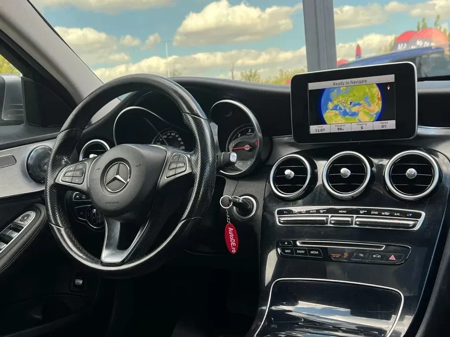 Mercedes-Benz C — imagine 8