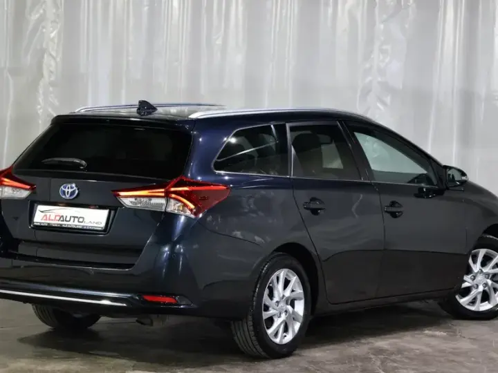 Toyota Auris 1.8 L VVT-i Sol+